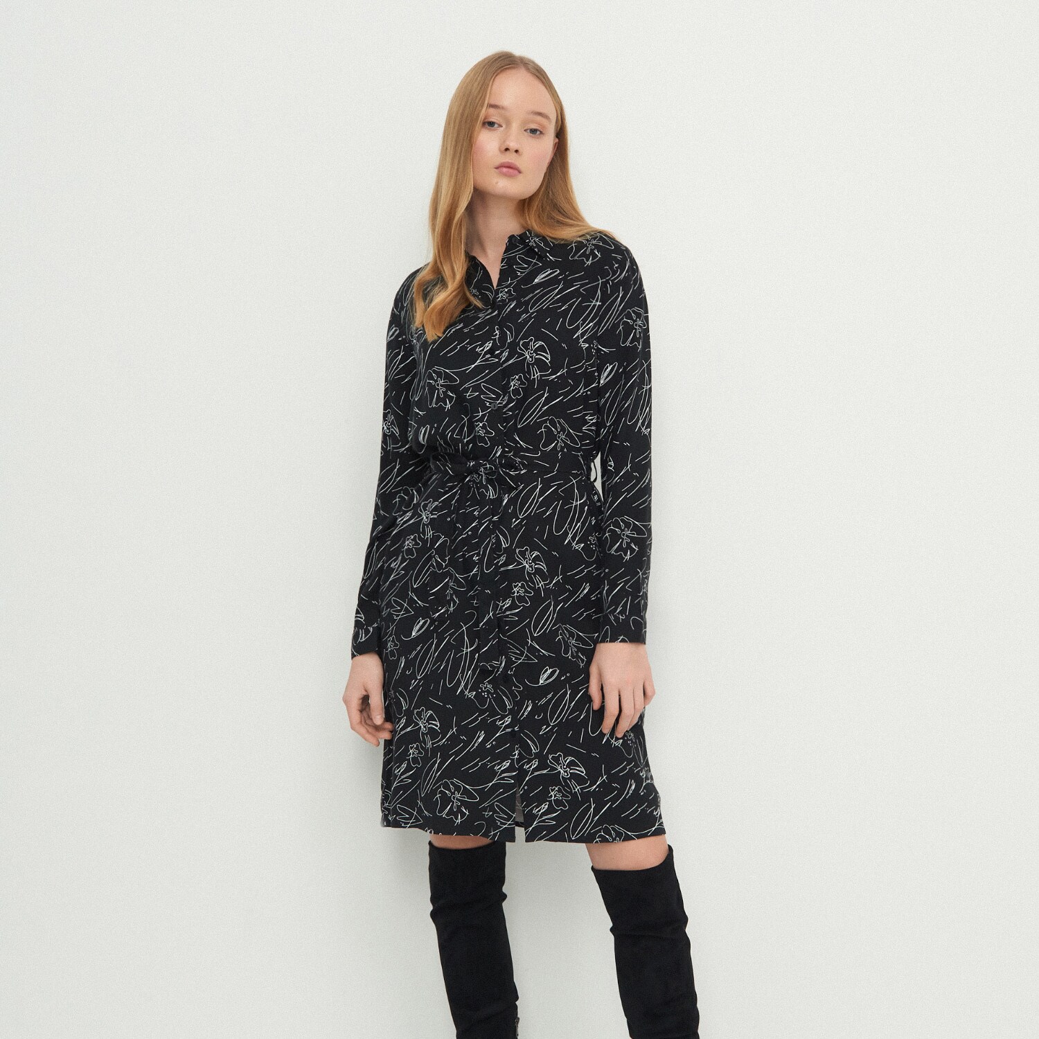 Vzorované viskózové šaty