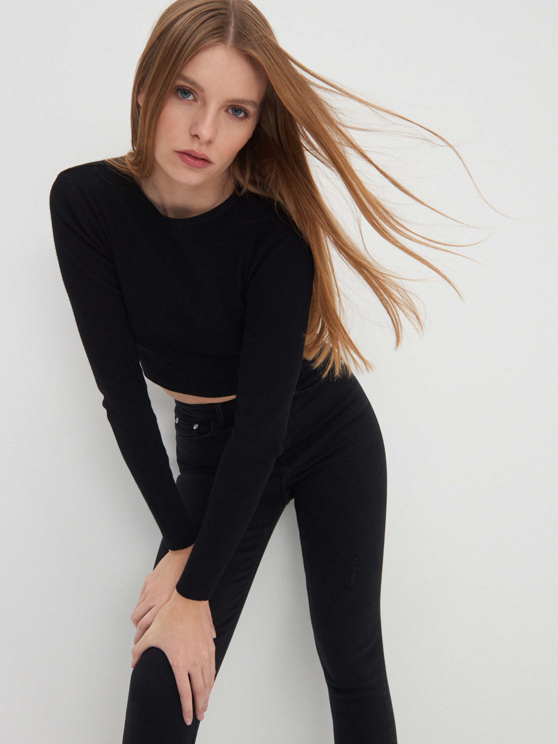 Viskózový sveter kratšieho strihu