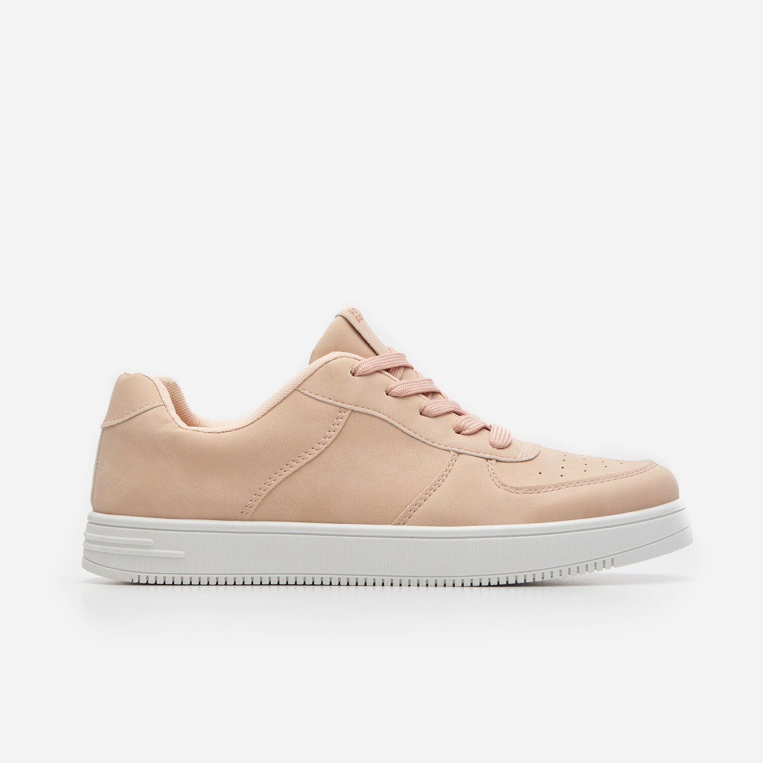 Tenisky typu sneakers