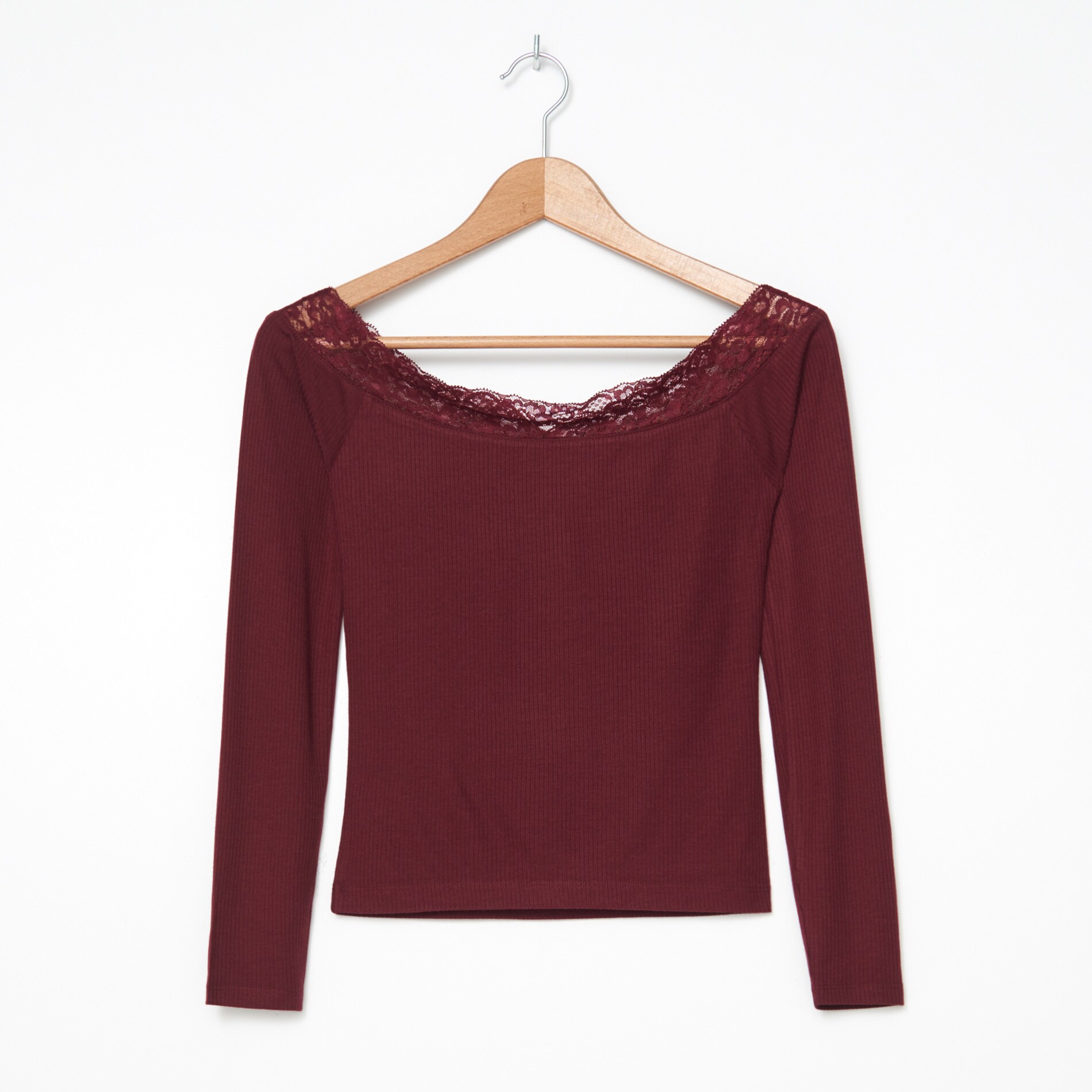 Blúzka s čipkovanými prvkami