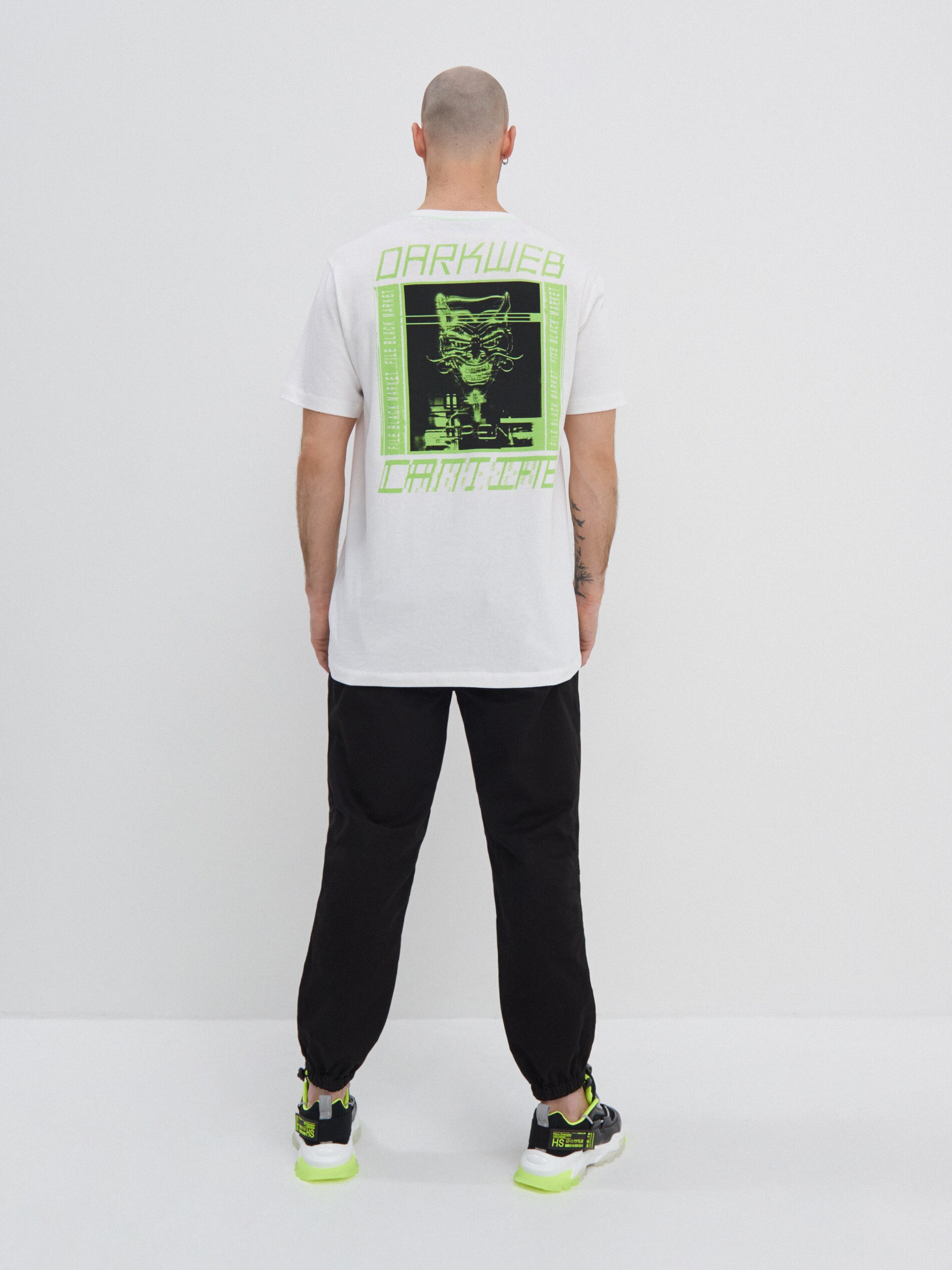 Tričko s potlačou na chrbte