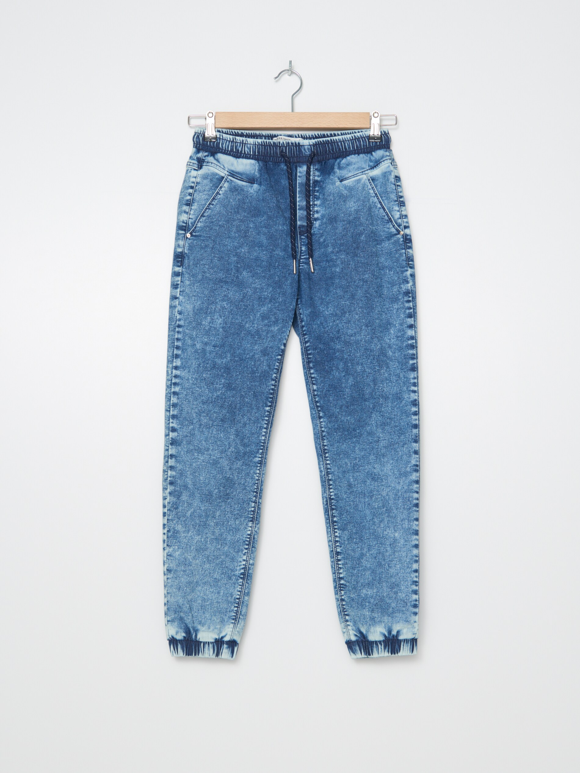 Denimové joggery s vypraným efektom