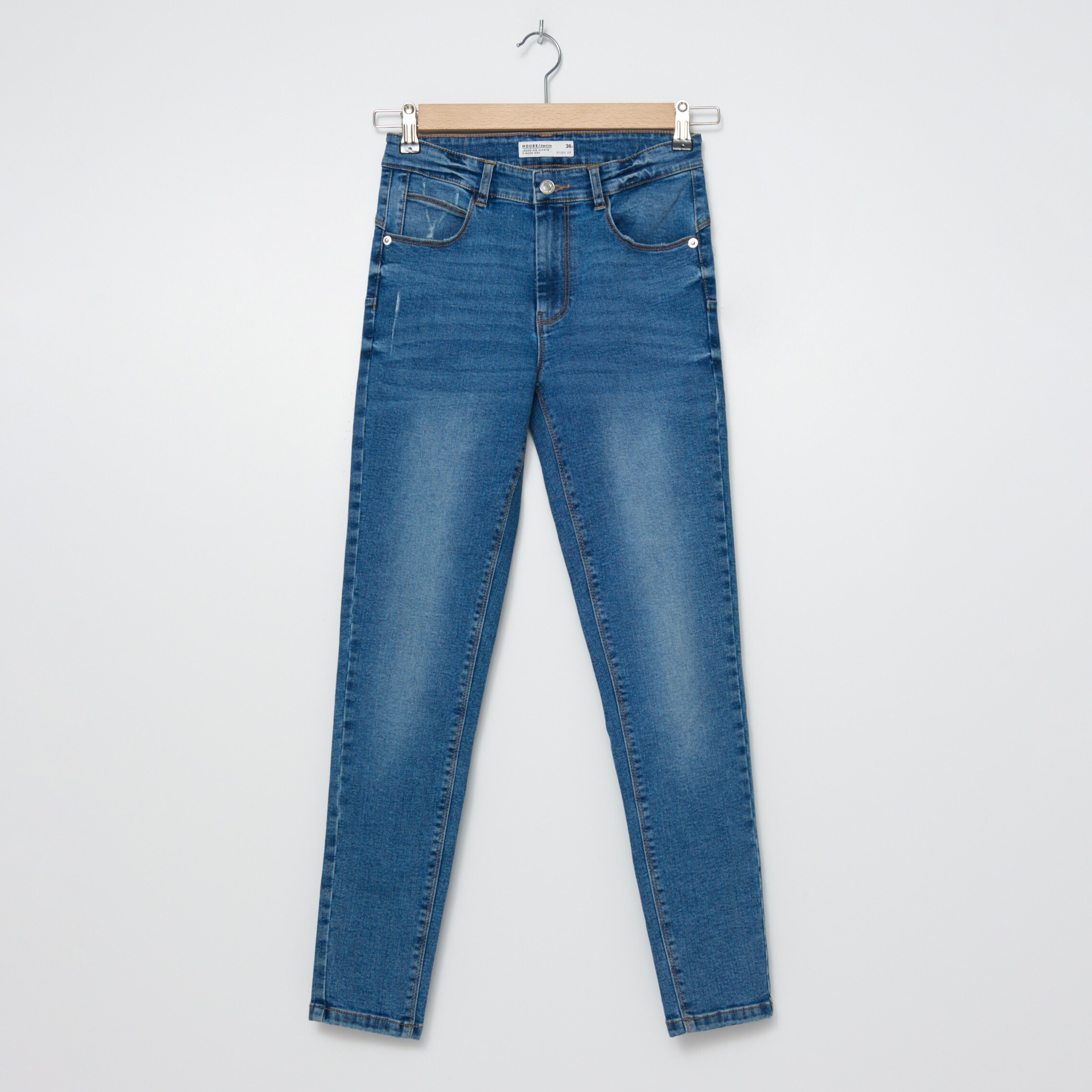 Roztrhané džínsy skinny fit