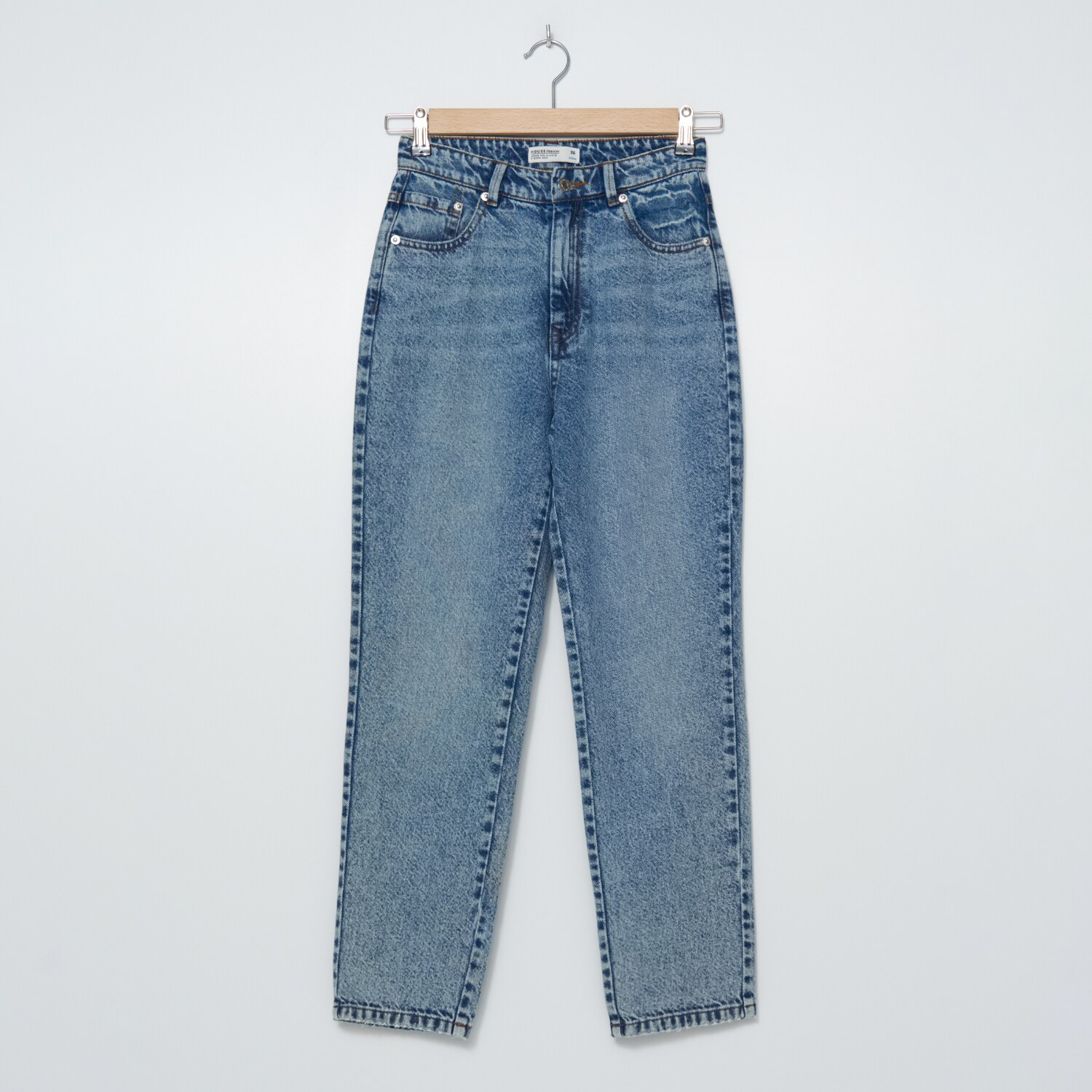 Mom džíny s vypraným efektem