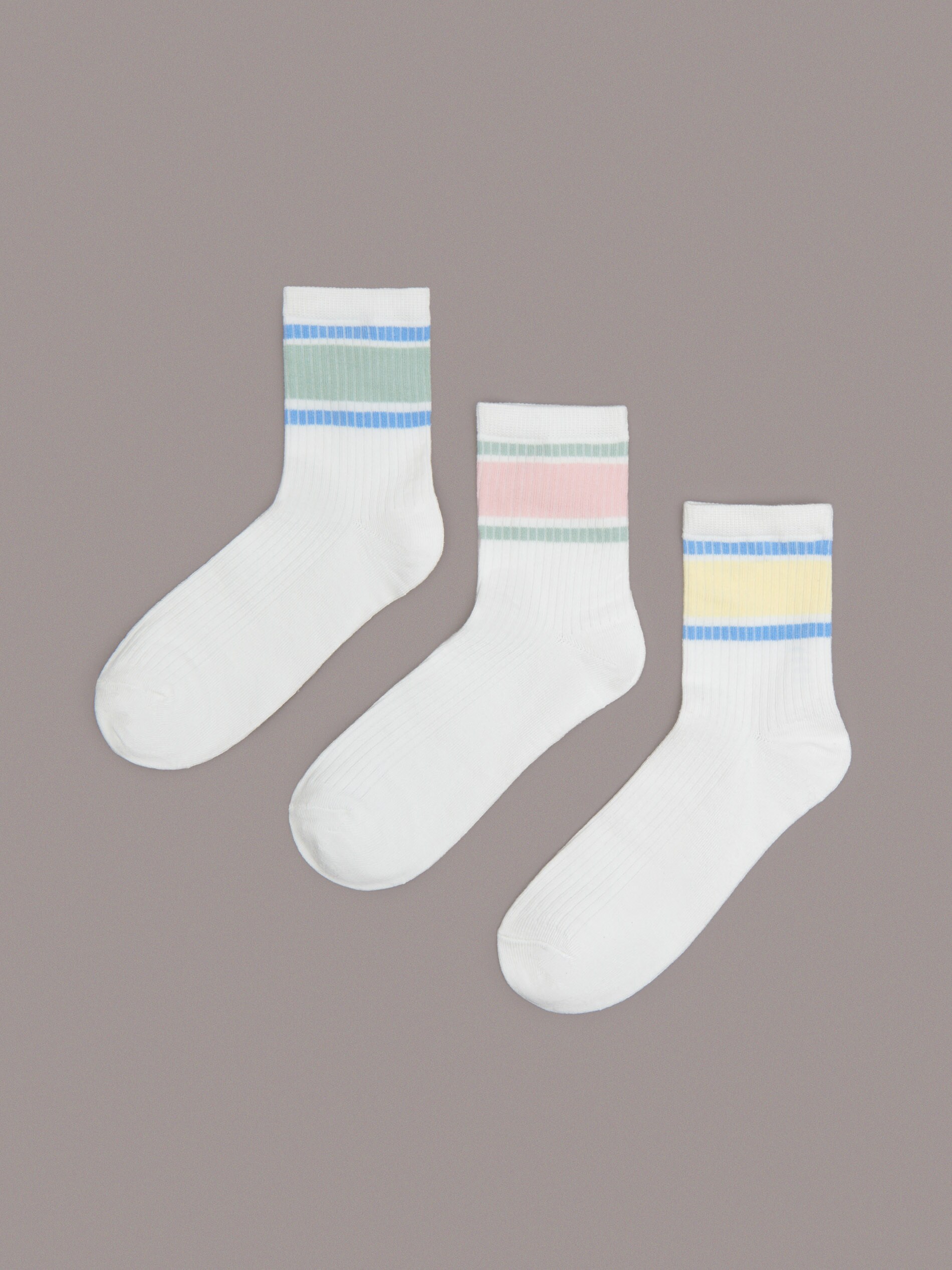 3 páry ponožiek
