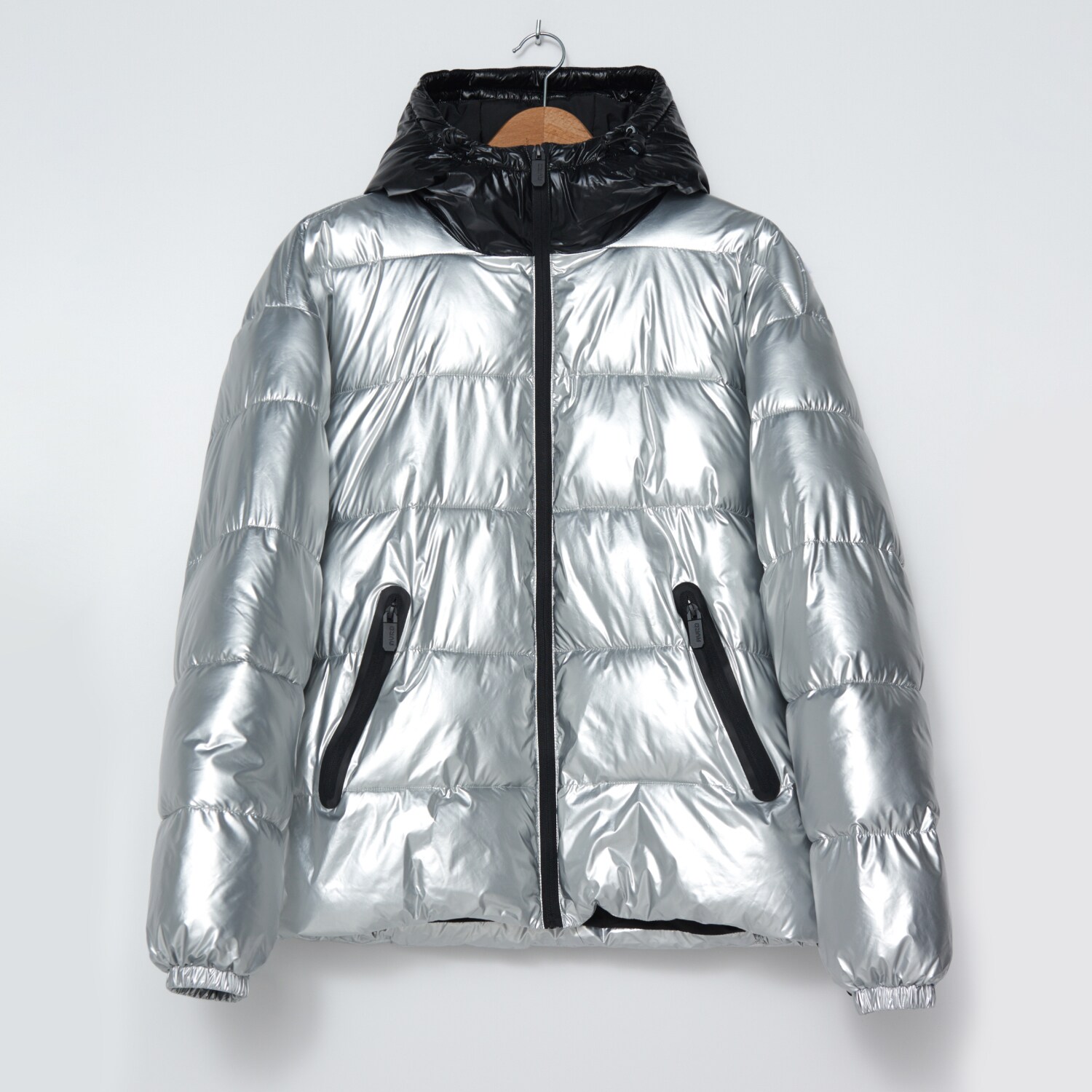 Prešívaná bunda s kapucňou