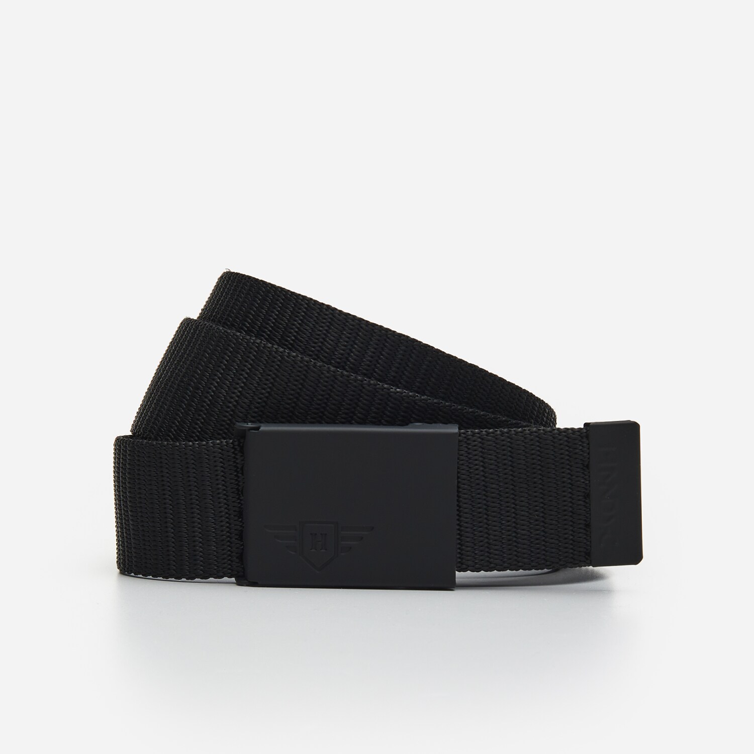 Látkový opasok s kovovou prackou