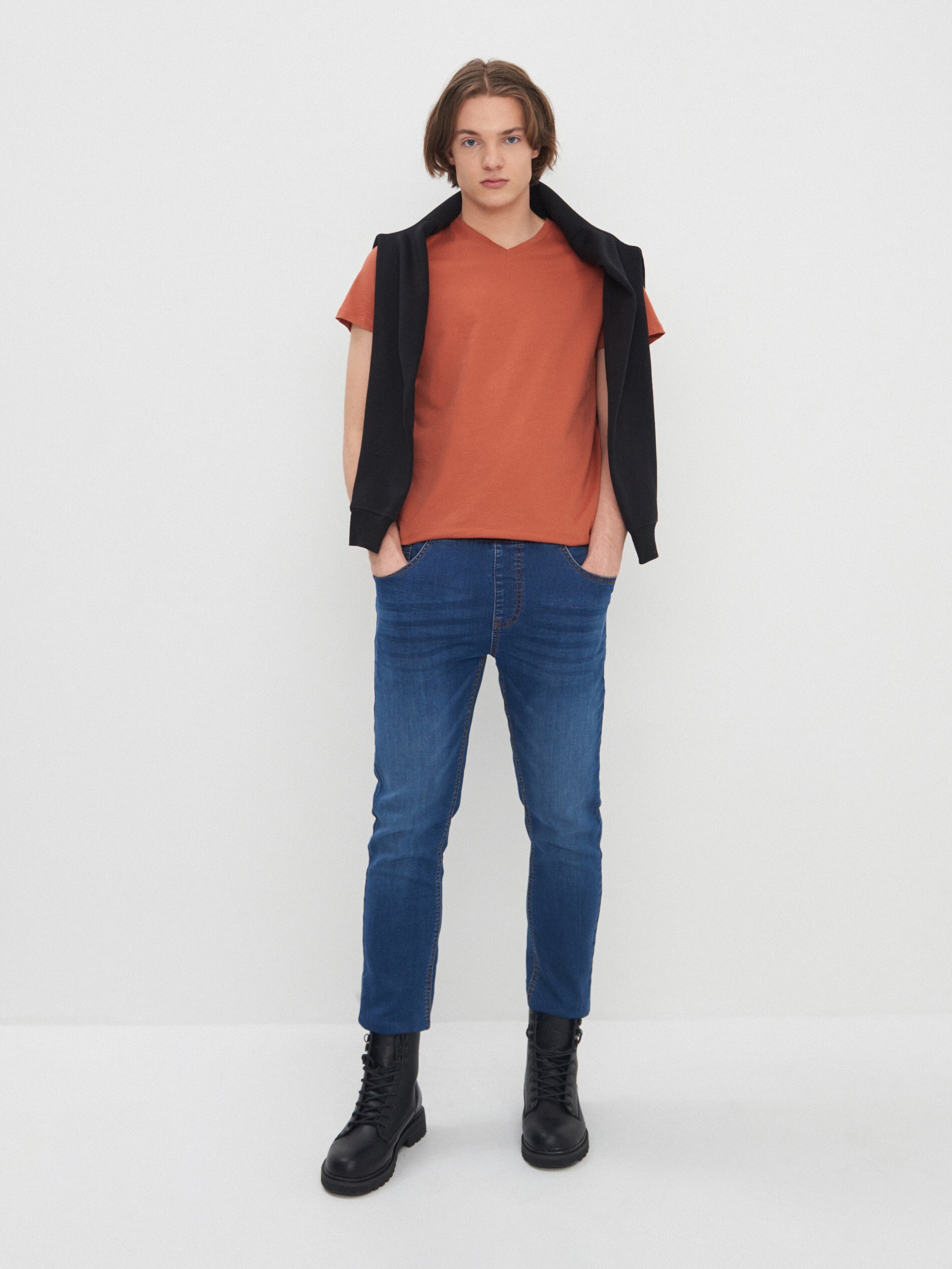 Denimové joggery s vypraným efektom