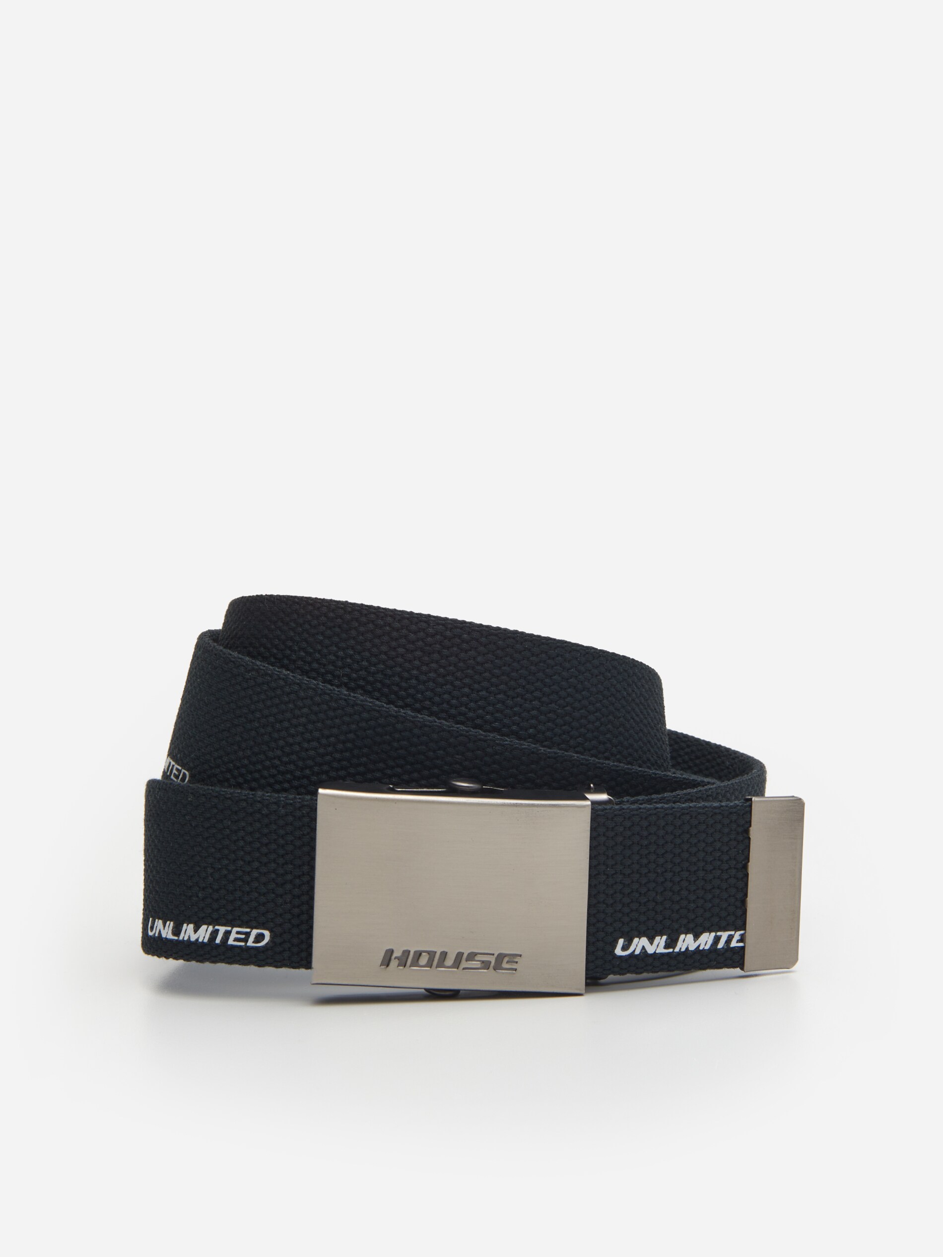 Tkaný opasok s kovovou prackou