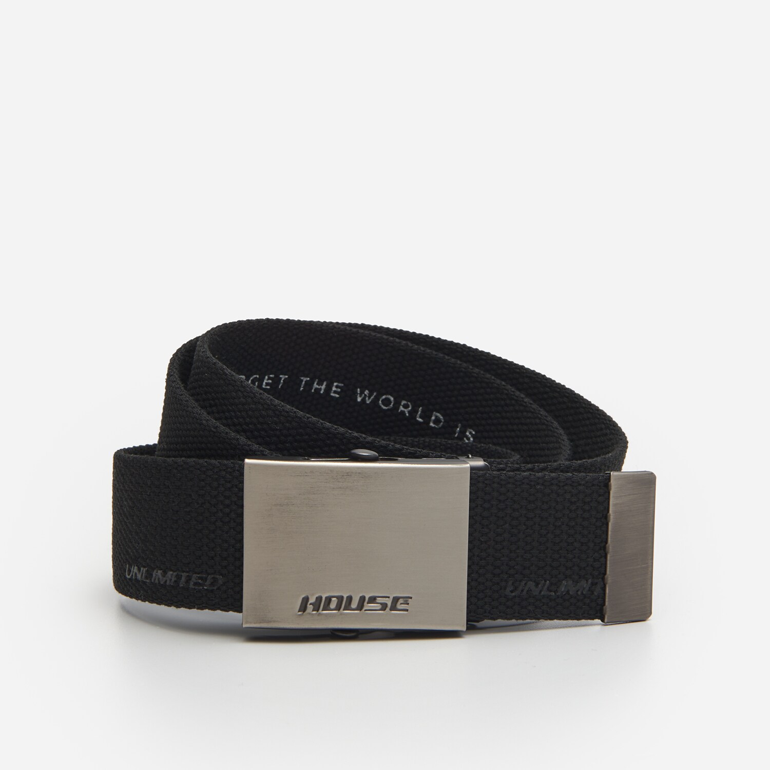 Tkaný opasok s kovovou prackou