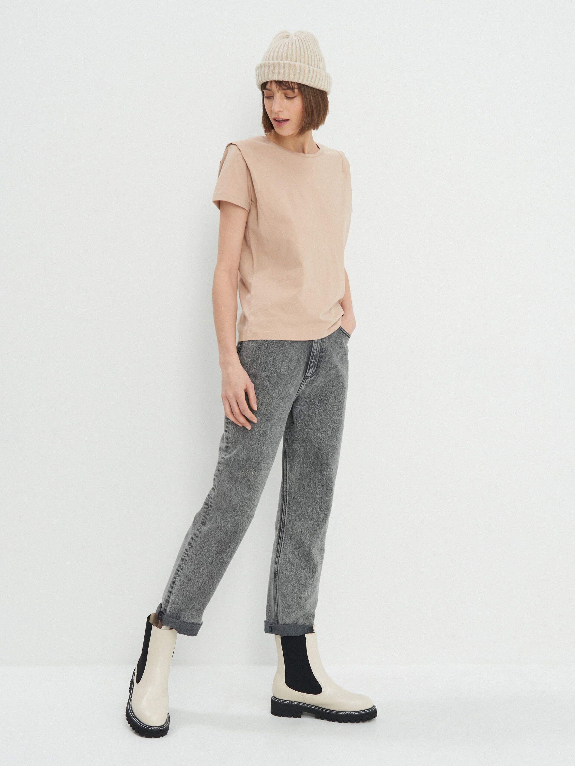 Tričko s vypchávkami cez plece