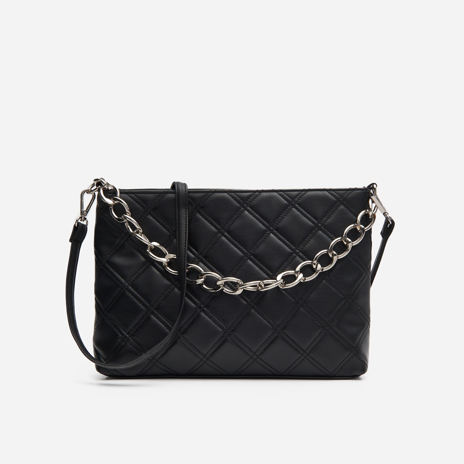 Prešívaná kabelka s ozdobnou retiazkou