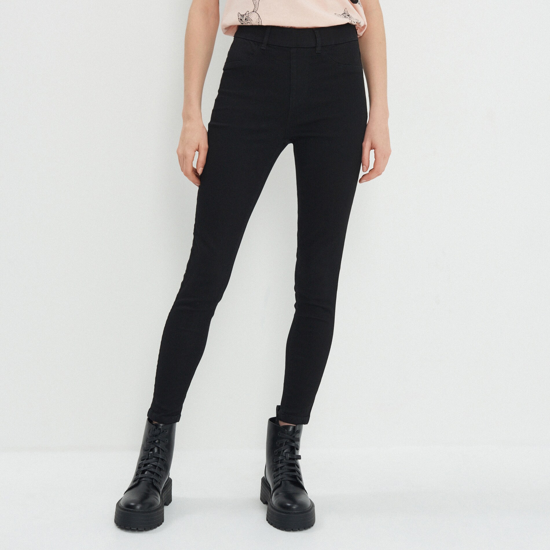 Jeggíny s vysokým pásom