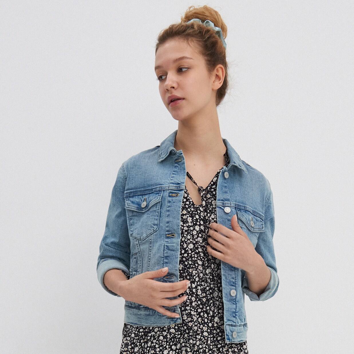 Vyblednutá riflová bunda