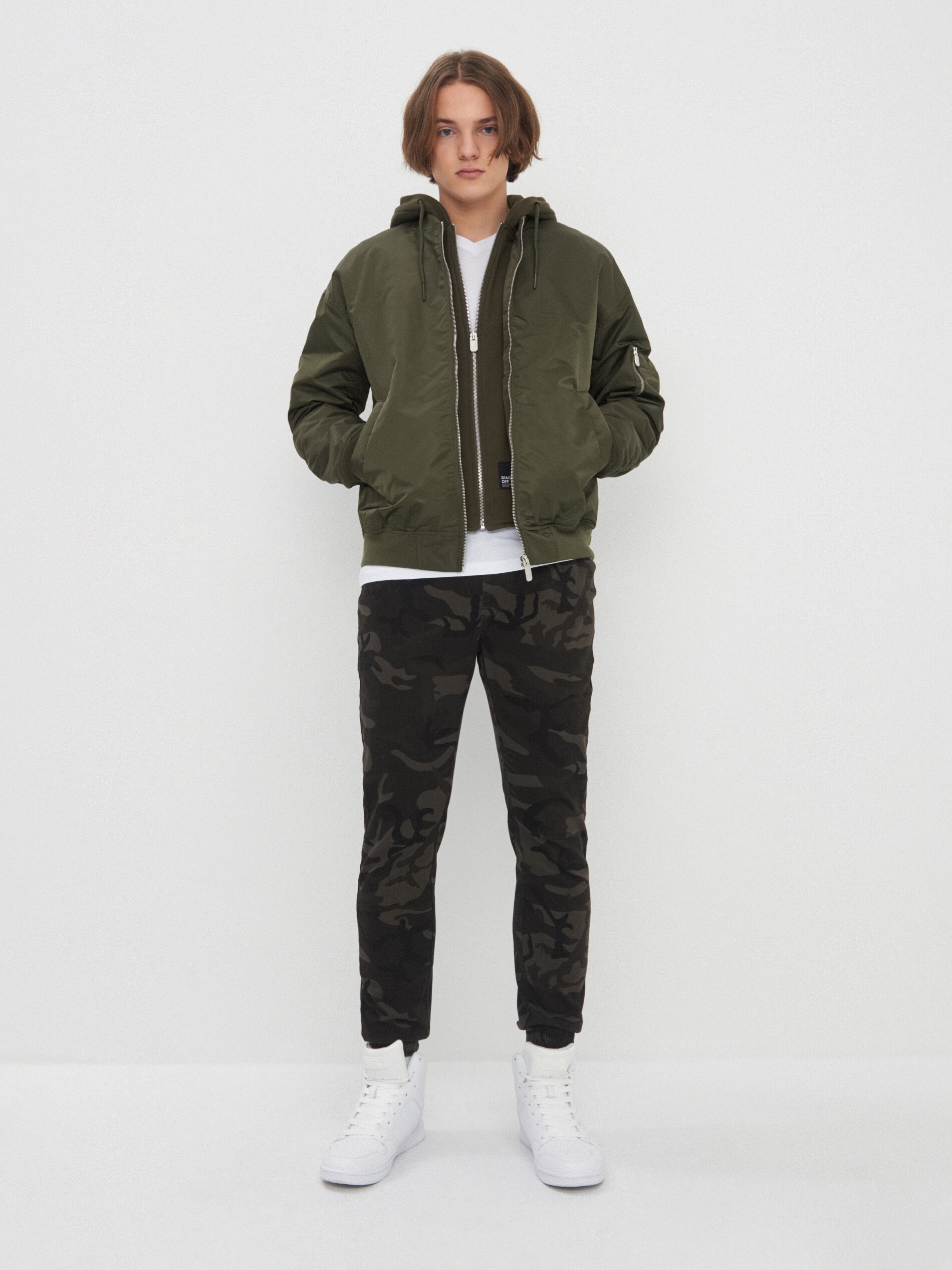 Bomberka s kapucňou