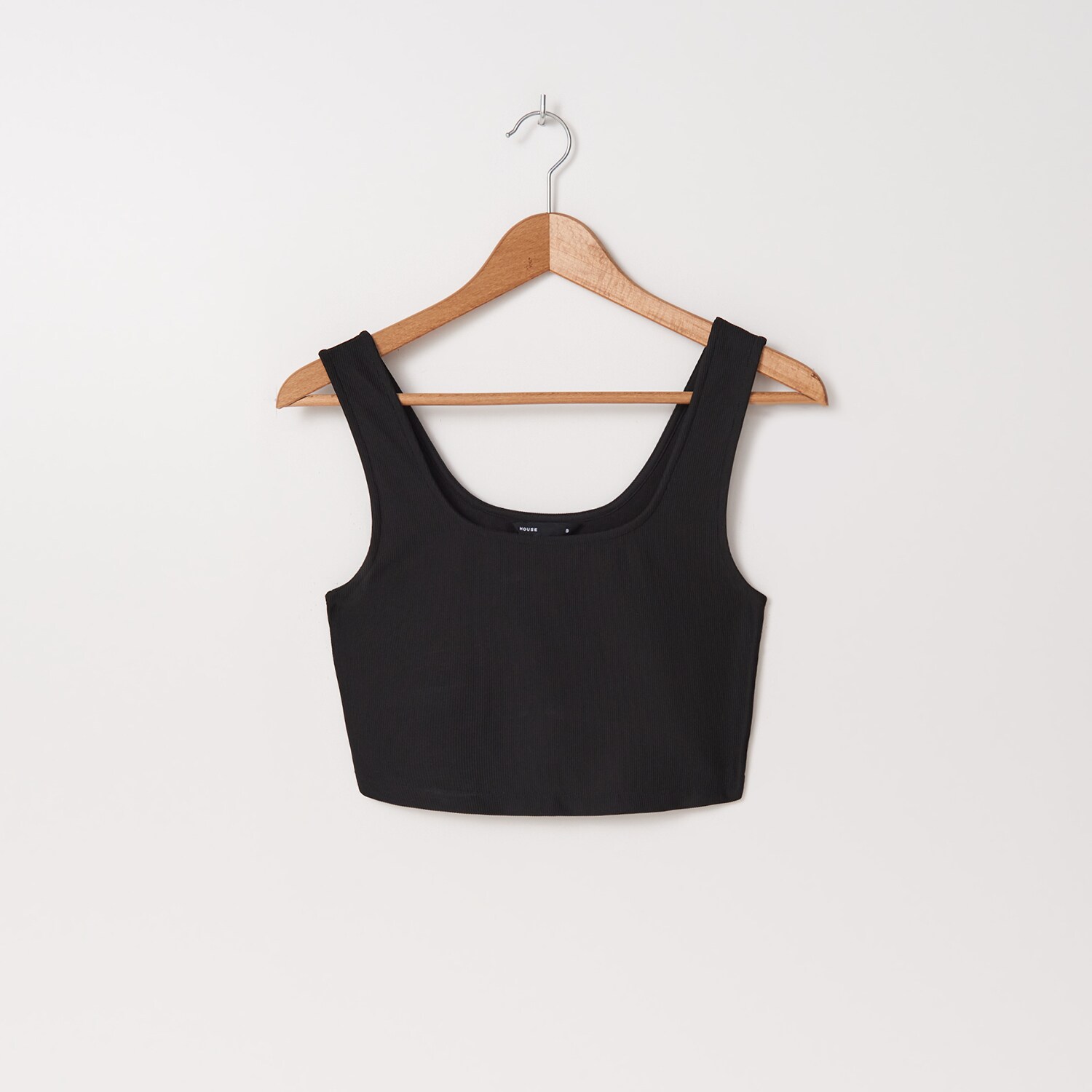 Pletený top krátkeho strihu