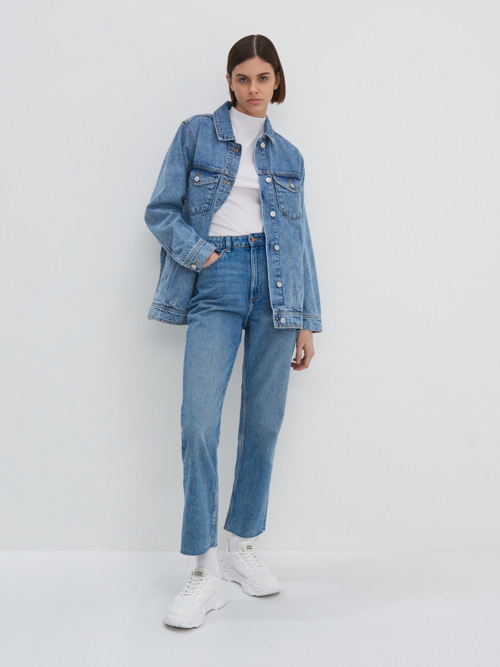 Džínsy rovného strihu s vysokým pásom