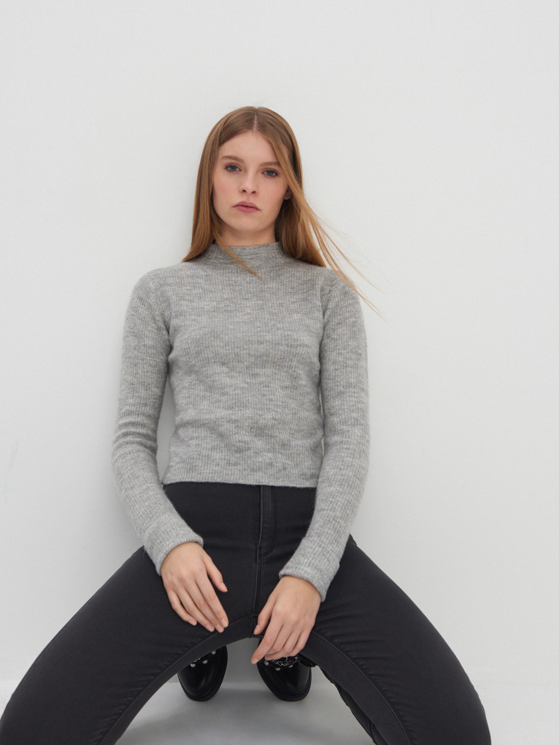 Sveter z vrúbkovaného úpletu