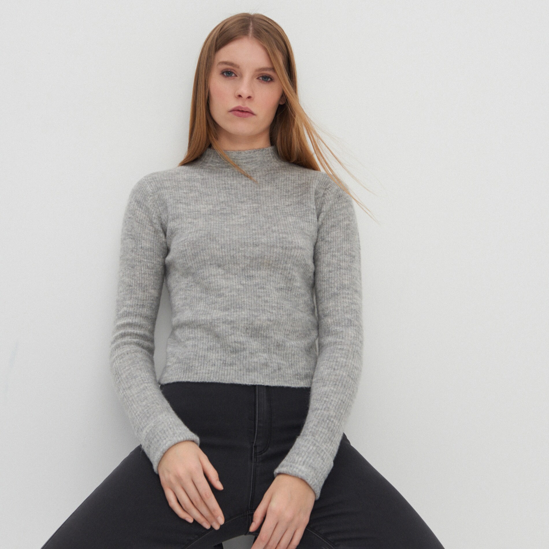 Sveter z vrúbkovaného úpletu