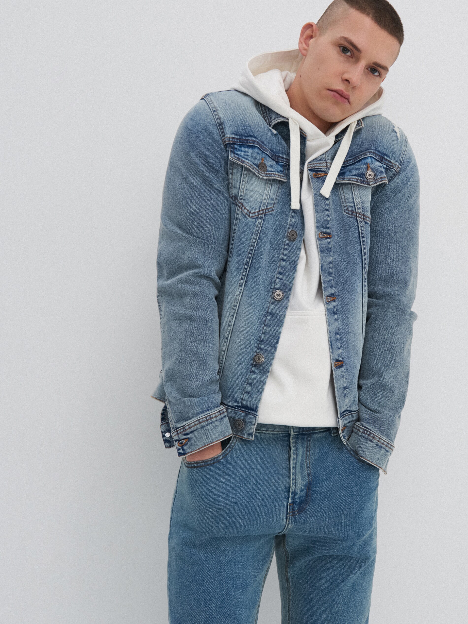 Vyblednutá riflová bunda