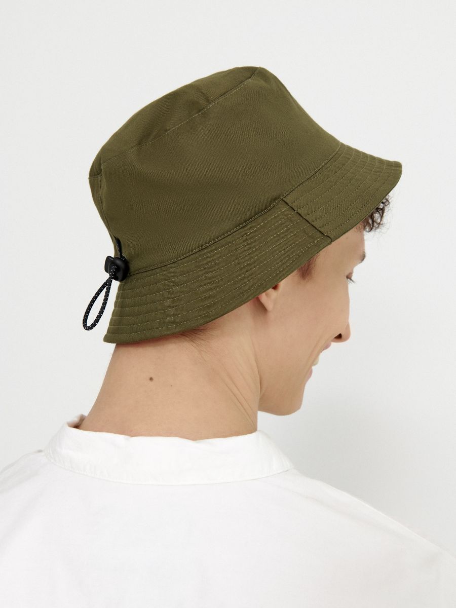 bucket hat