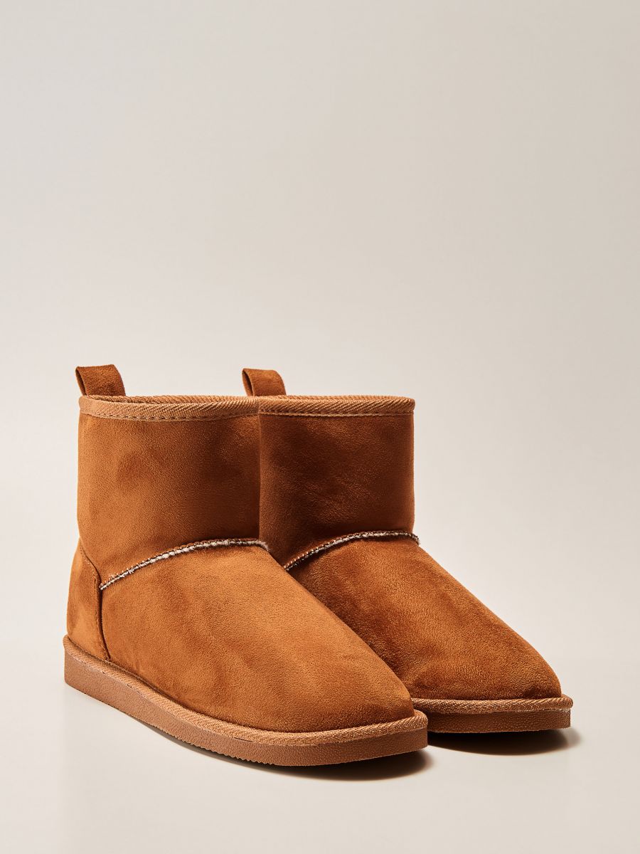 brown ankle uggs