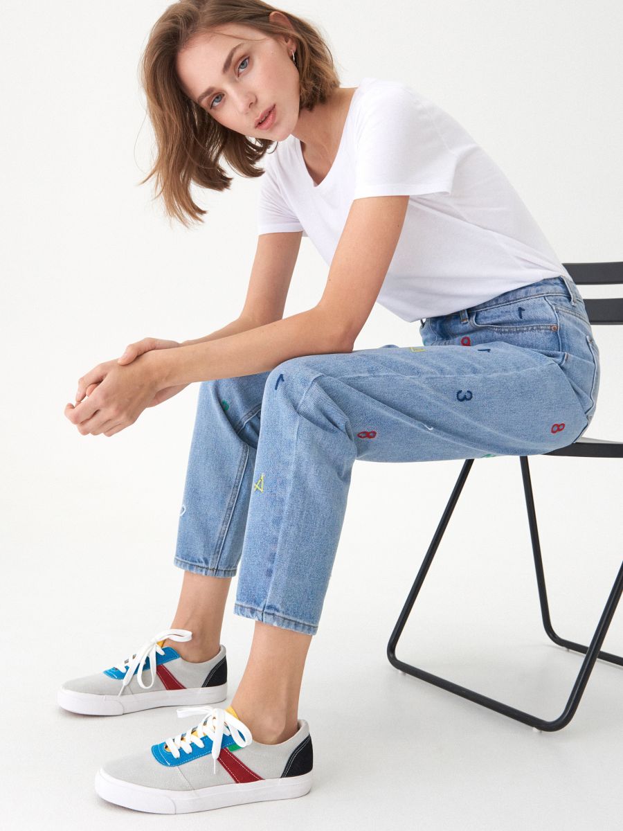 jeans with embroidery