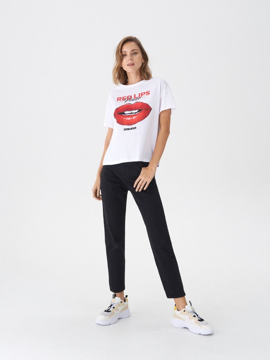 white shirt with red lips print