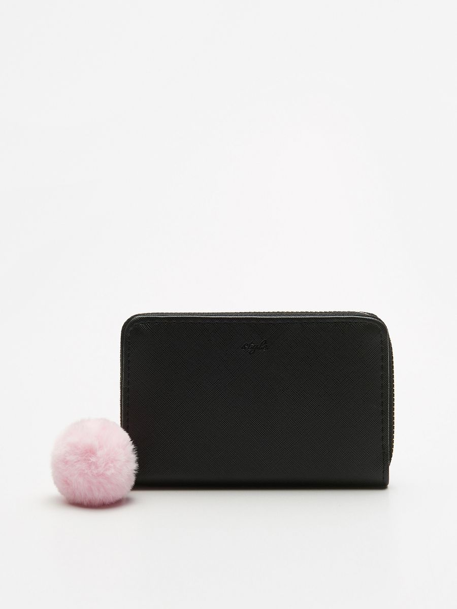 pom pom wallet