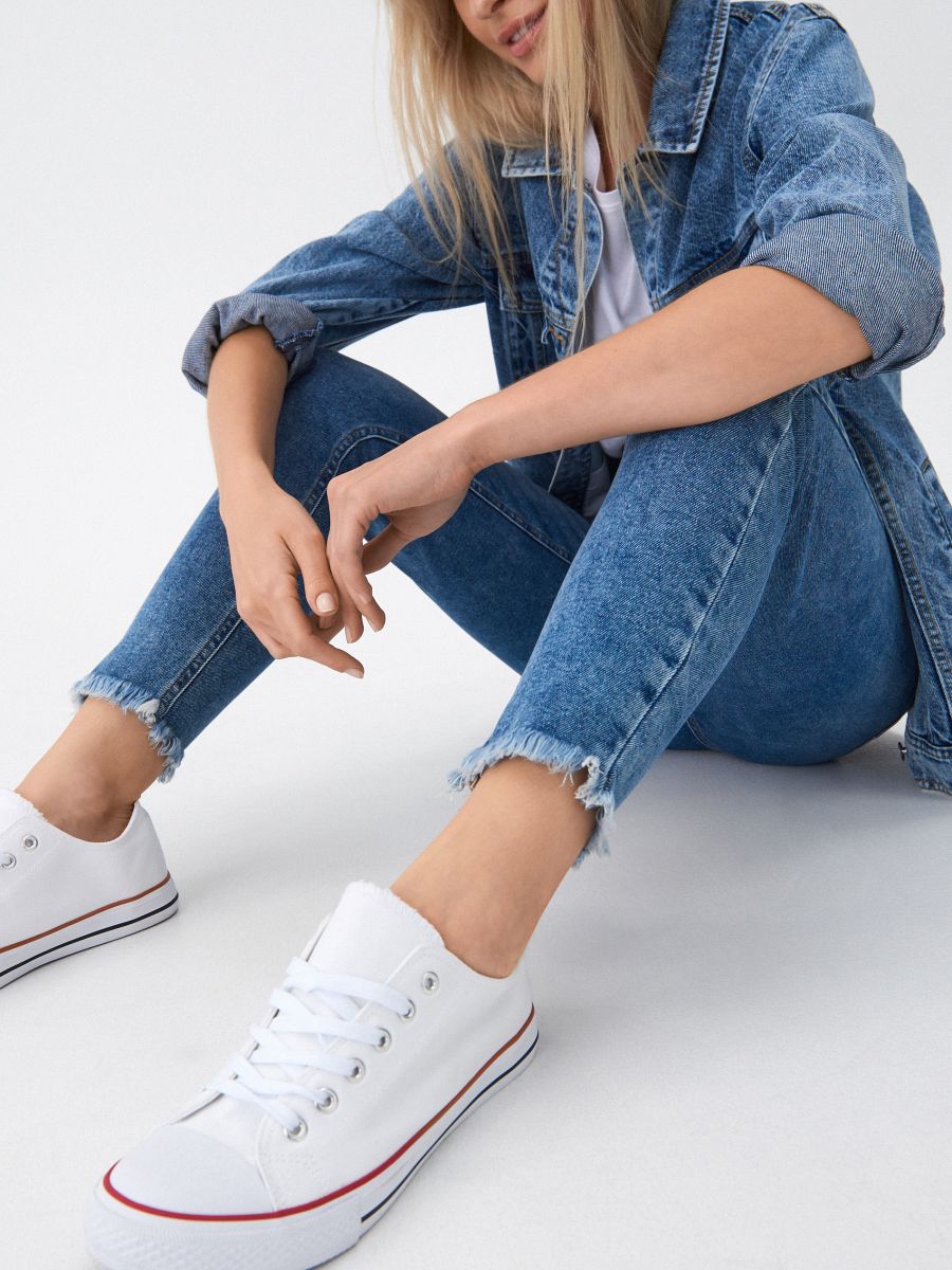 skinny relaxed jeans