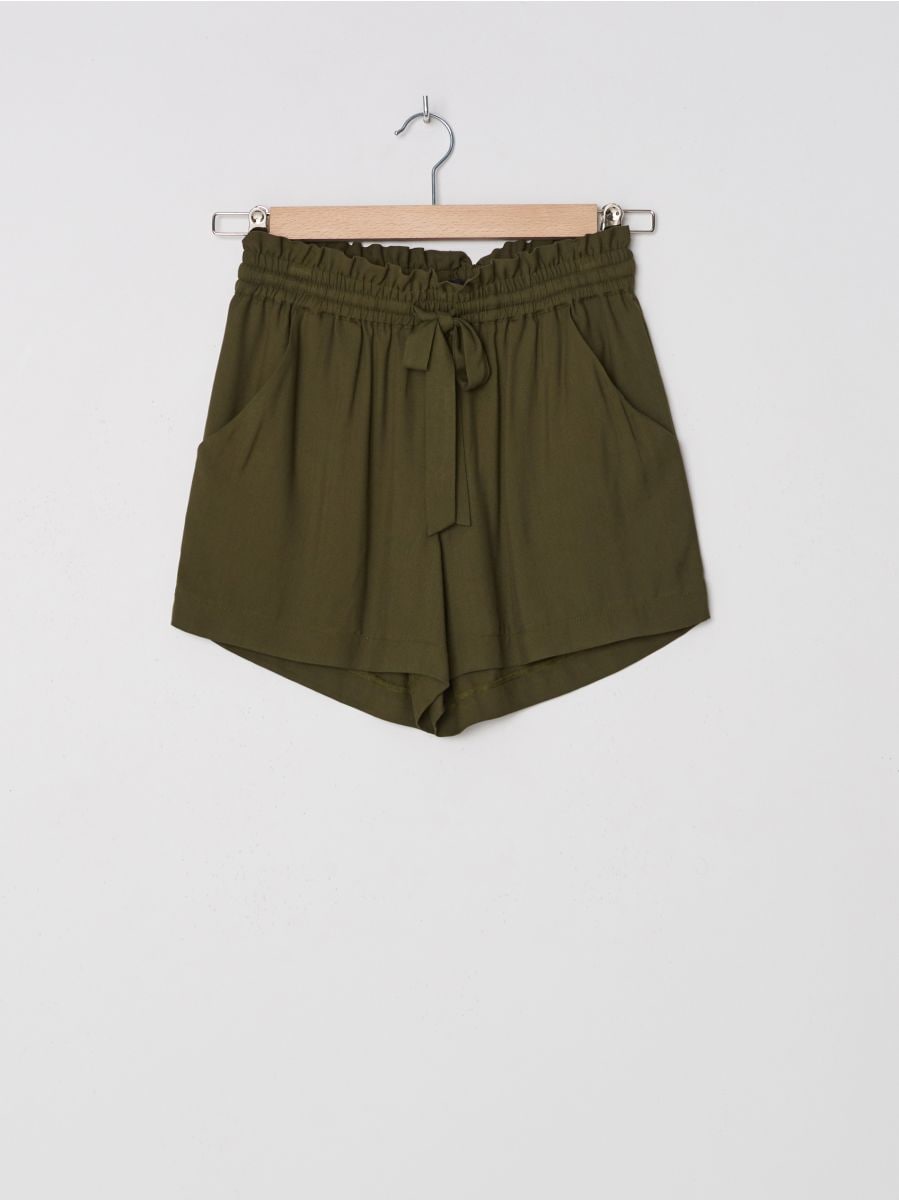 paperbag shorts khaki