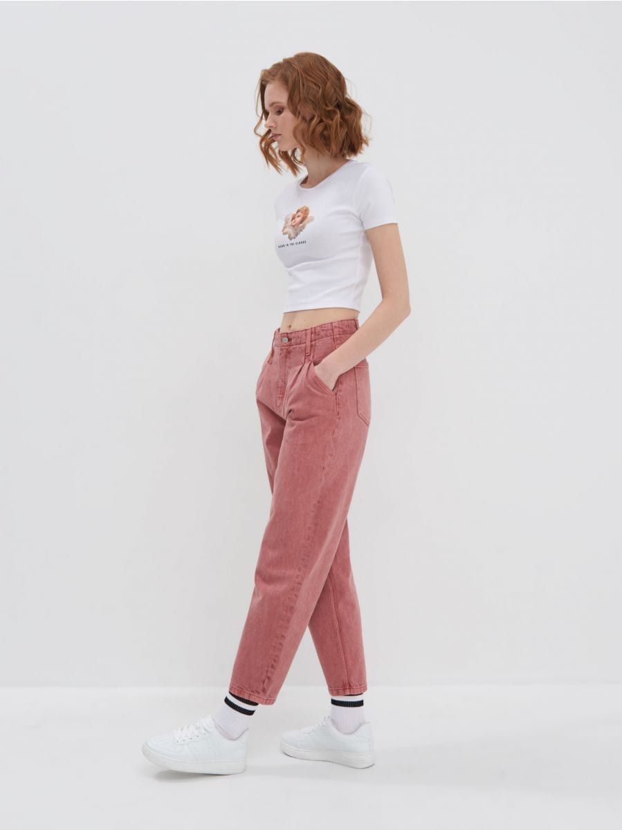 Mom jeans with a washed-out effect 