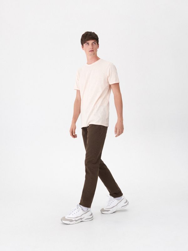 Spodnie slim fit - brązowy - WQ812-88X - HOUSE