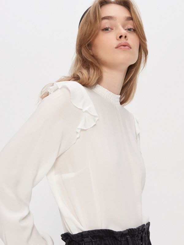 Ladies` blouse - слонова кістка - XY440-01X - HOUSE