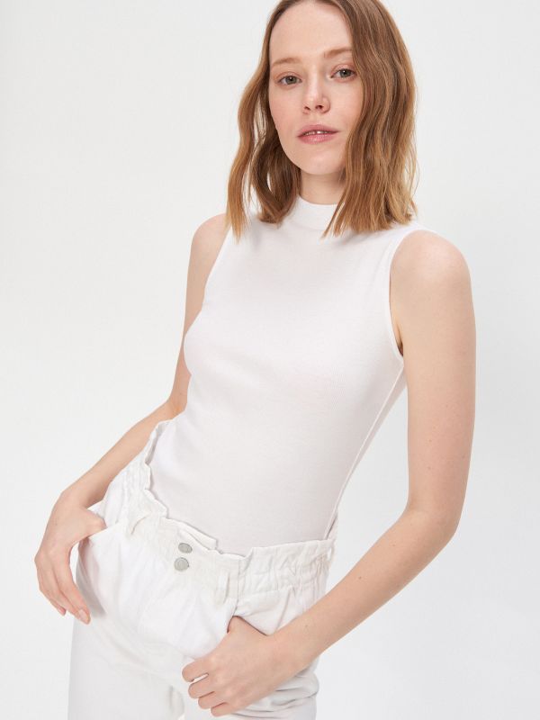 Polo-neck top - biały - YC052-00X - HOUSE