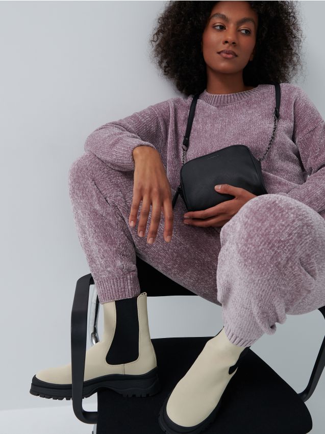 Kleine Briefträgertasche mit Kette - schwarz - 3855I-99X - HOUSE