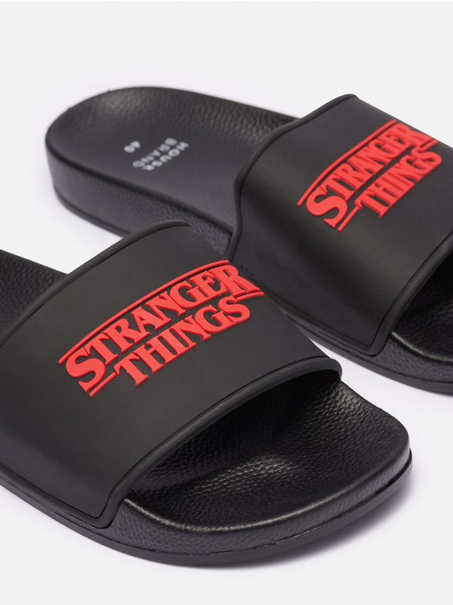 Șlapi Stranger Things - negru - 4567I-99X - HOUSE
