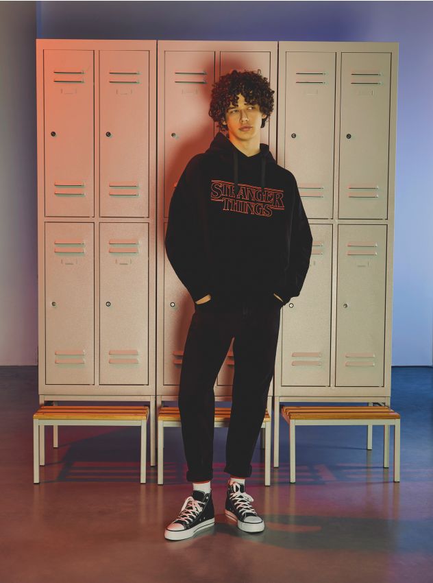 Худі Stranger Things - чорний - 7928G-99X - HOUSE