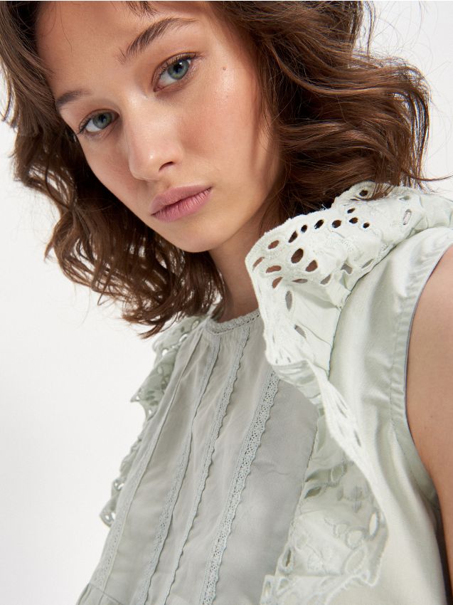 Blouse with openwork decoration - zielony - YG034-07X - HOUSE