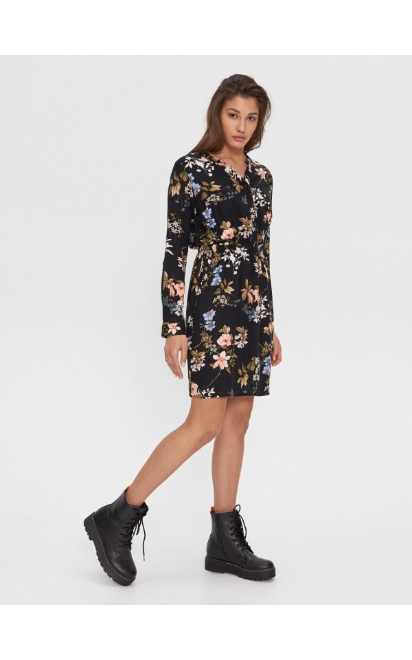 CherryPatternLayeredCamiDress Mサイズ SPODNIE DRESOWE ZE ZWĘŻANYMI NOGAWKAMI RÓŻOWE - ANACAPA